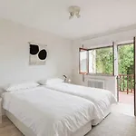 Toro Playa A 100 M De La Playa * リャネス